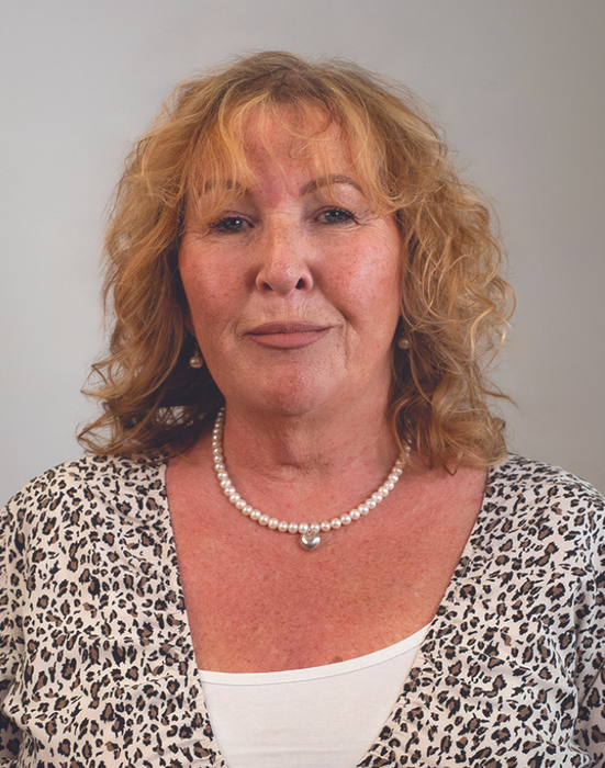Carolyn JJ Robins